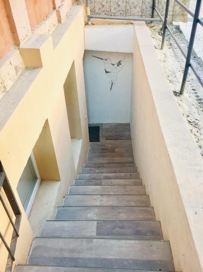خيرسون Small Underground Apartment At The Center المظهر الخارجي الصورة